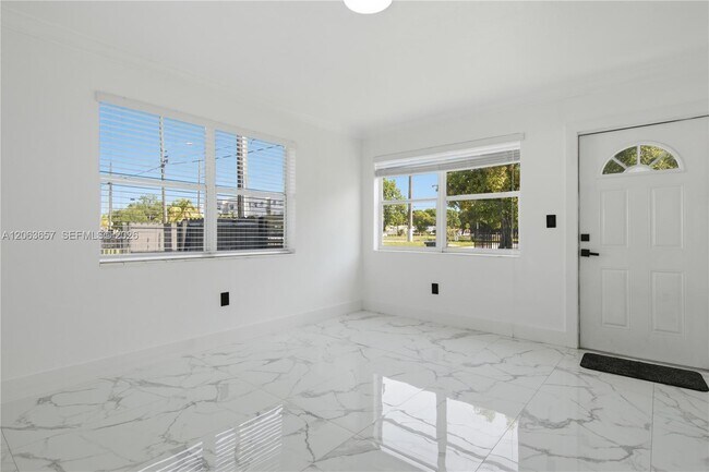 Building Photo - 6053 SW 63rd Terrace