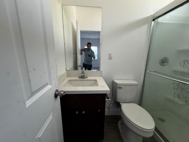 Building Photo - 1122 Magnolia Ave W