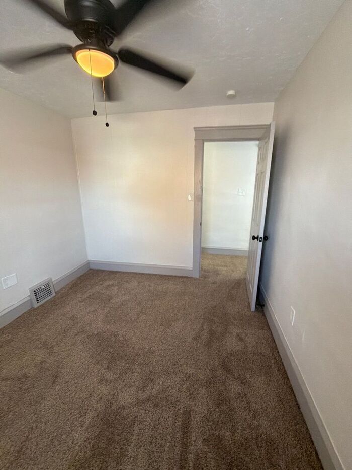 Building Photo - 1927 Merl Ave