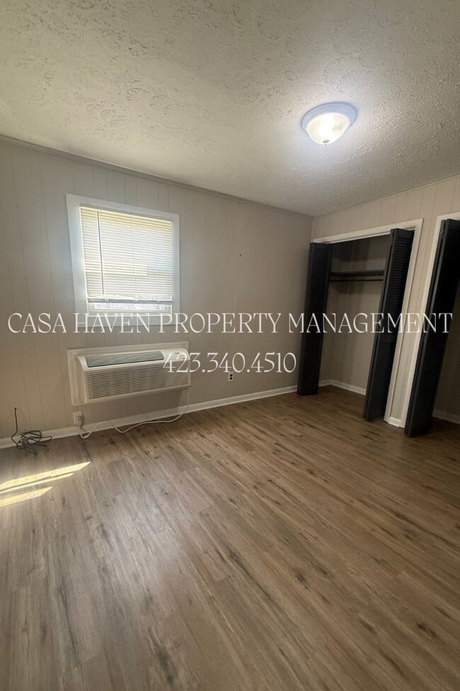 Building Photo - Modern 1 Bed 1 Bath - Pet Friendly!