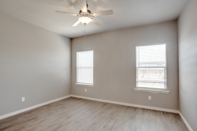 Building Photo - Like-New Construction 3/2/2 in Shallowater!