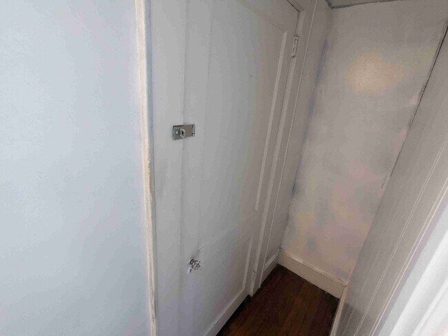 Building Photo - 708 Pilot Ave