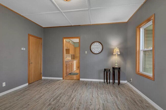 Building Photo - 320 9th Ave N