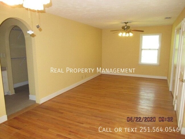 Building Photo - 1063 Midmoor Dr