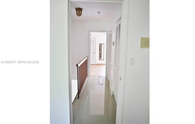 Building Photo - 1990 Brickell Ave