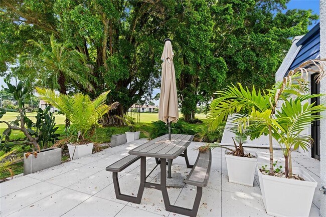 Building Photo - 4469 Luxemburg Ct