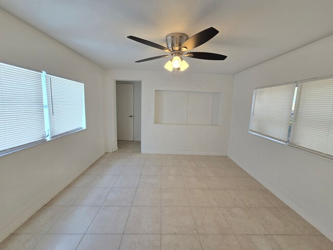 Building Photo - 6328 Brentwood Ave