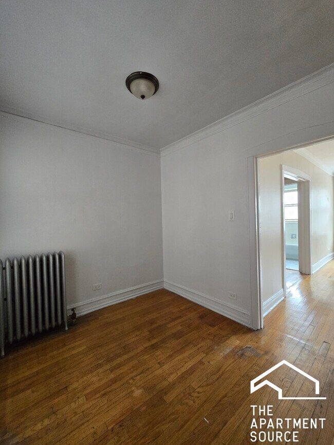 Building Photo - 4107 N Sacramento Ave