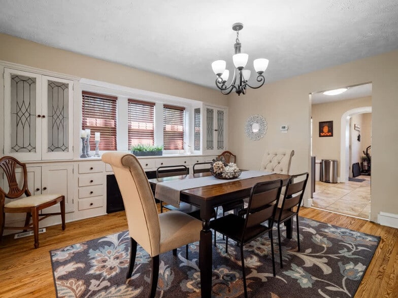 Building Photo - 3254 West Blvd