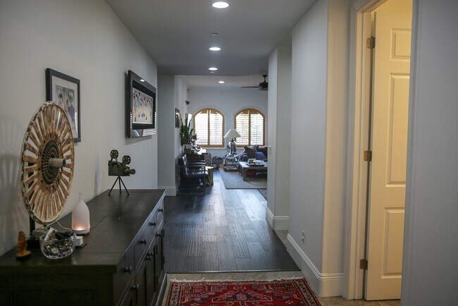 Building Photo - 143 N Arnaz Dr