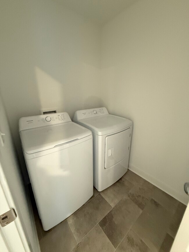 Primary Photo - 15138 Farrington Rd