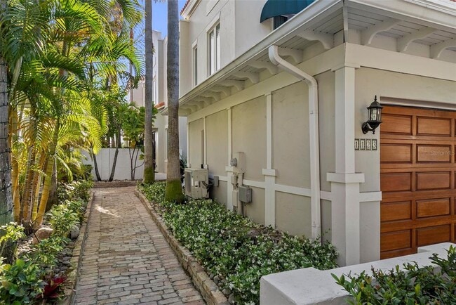 Building Photo - 1123 Abbeys Way