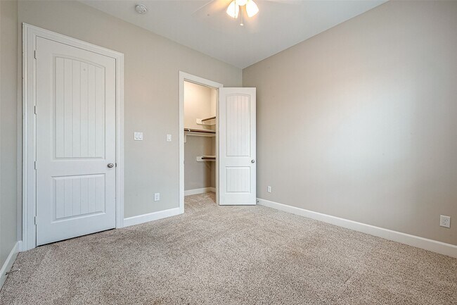 Building Photo - 6527 Camillia Ct