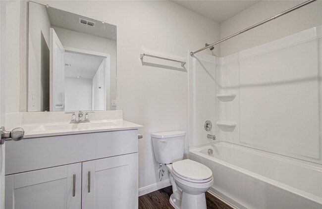 Building Photo - 6315 Lakeview Haven Dr