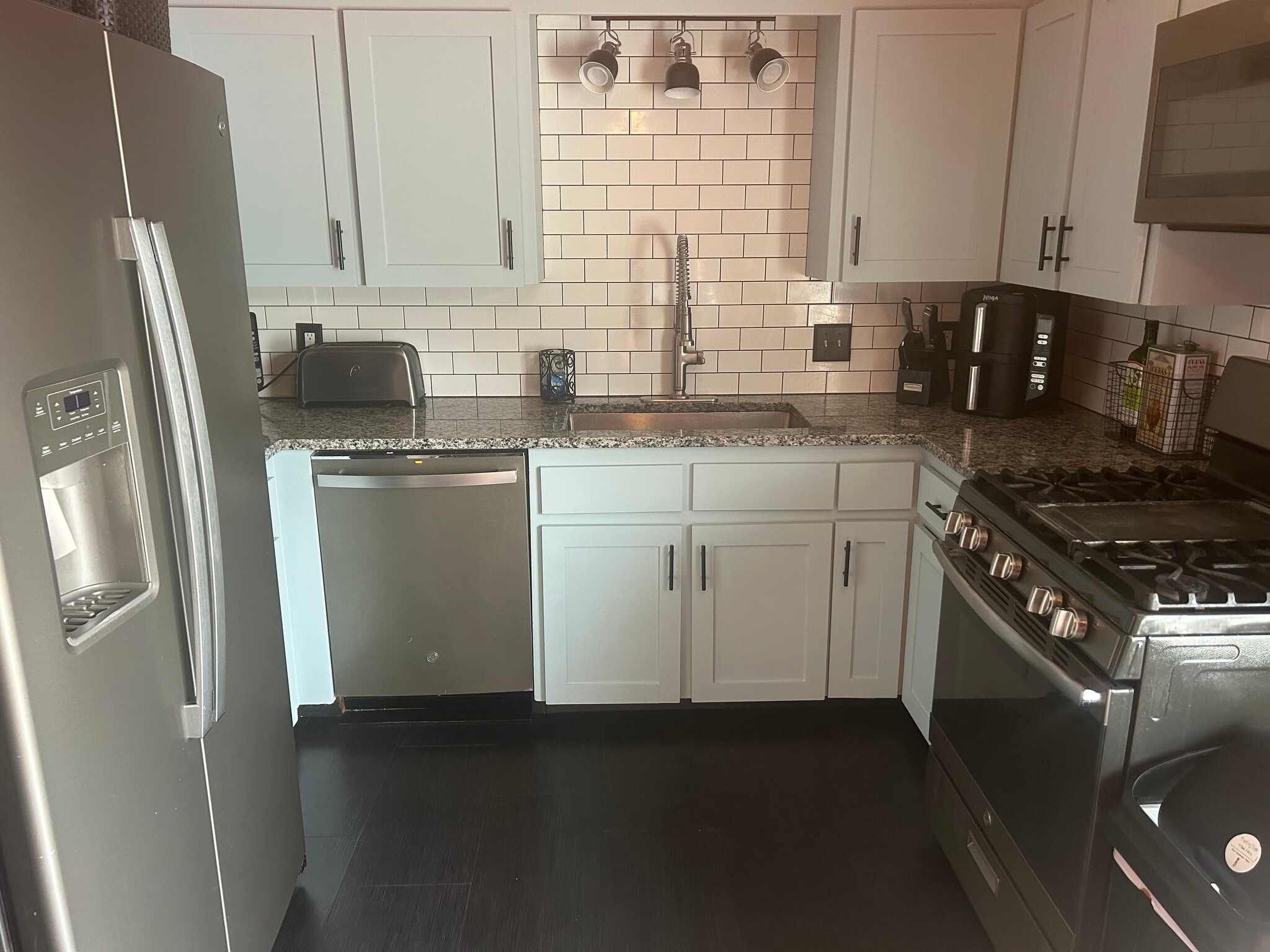 Building Photo - 4581 Sarafield St NE