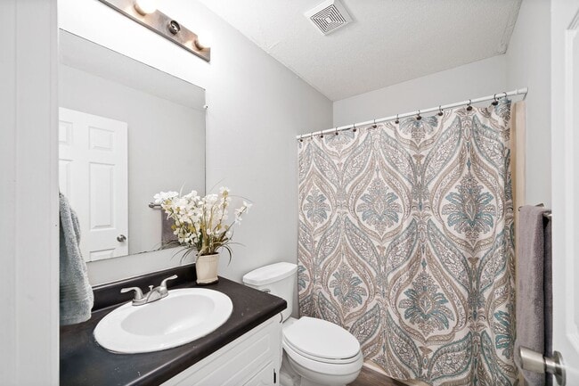 Building Photo - 101 Gail St