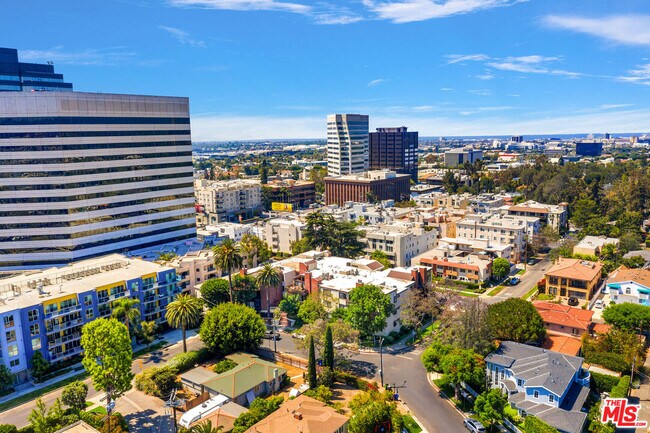 Building Photo - 12124 Goshen Ave