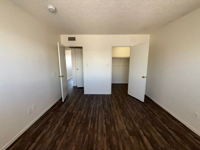 Building Photo - 2230 Dolly Ln
