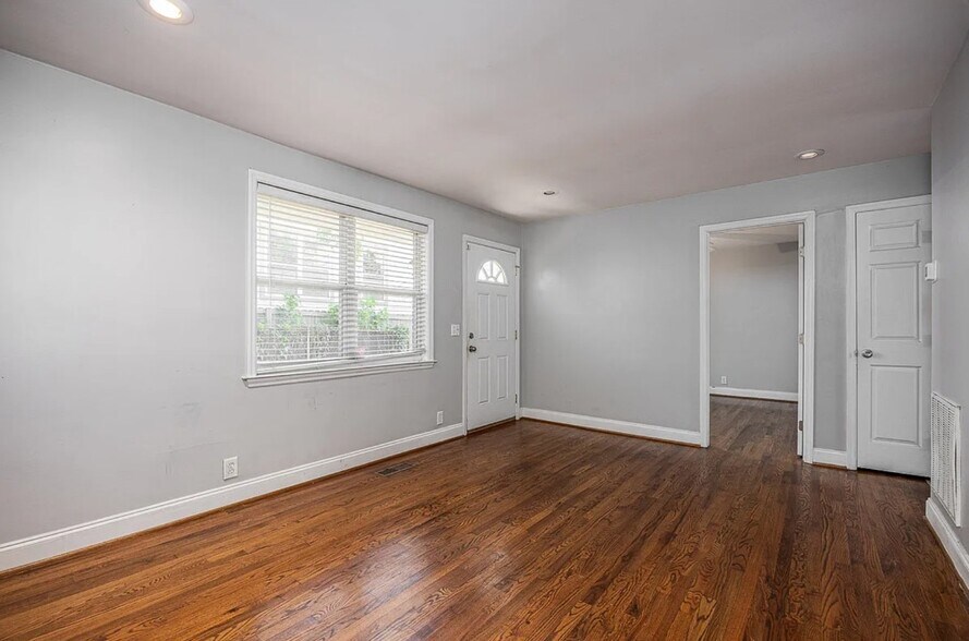 Building Photo - 1412 Edgehill Ave