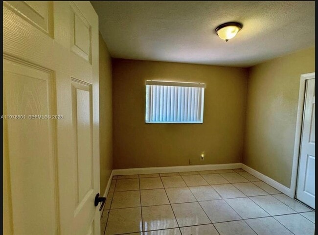 Building Photo - 6471 SW 27th St