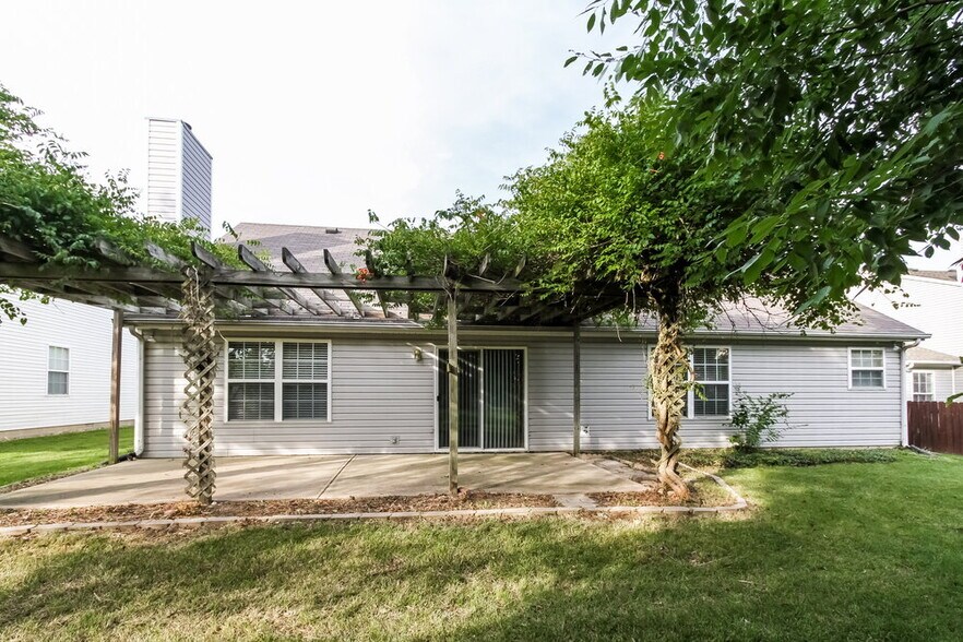 Building Photo - 626 Austrian Way