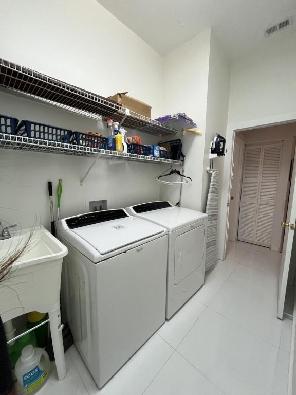 Building Photo - 13106 Dobree Pl