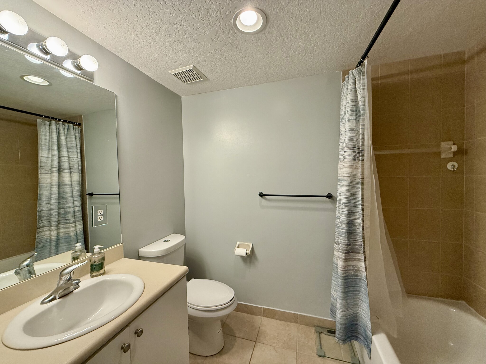Building Photo - 8380 Bernwood Cove Loop