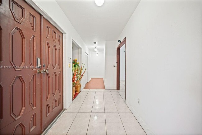 Building Photo - 26100 SW 192nd Ave