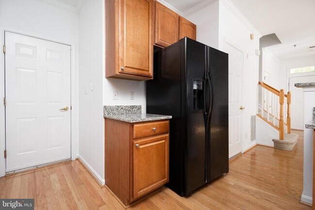 Building Photo - 8975 Harrover Pl