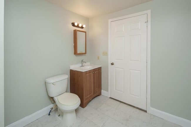 Building Photo - 114 Ida St