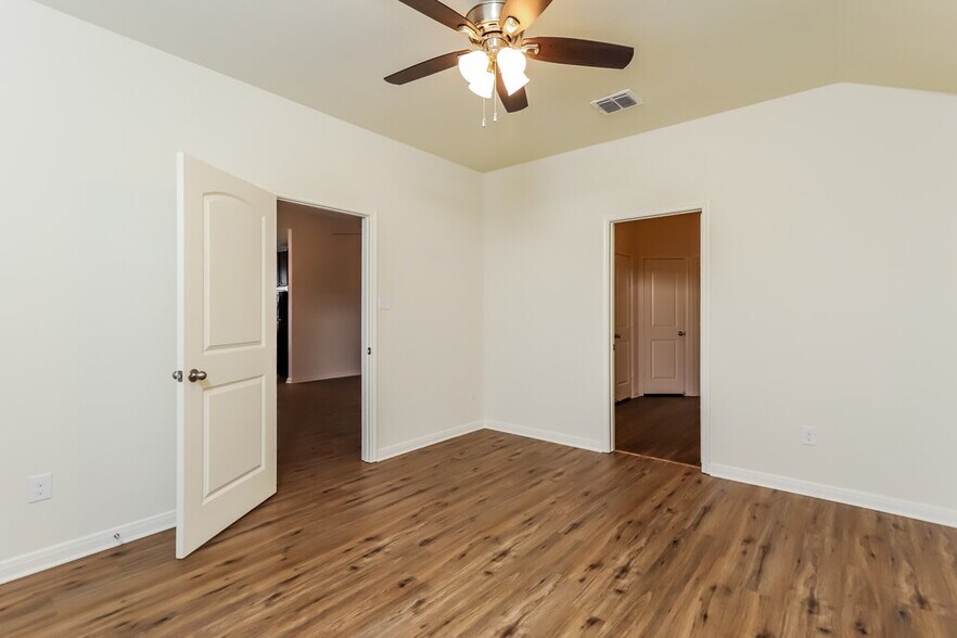 Building Photo - 7928 Bluewater Cove