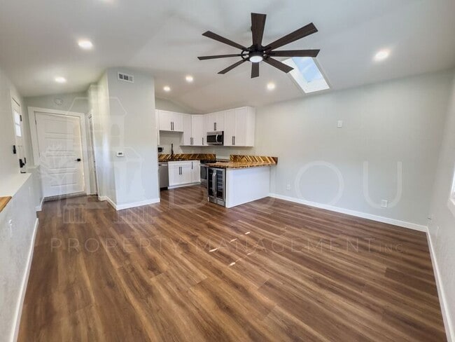 Building Photo - 917 Bennett Ln