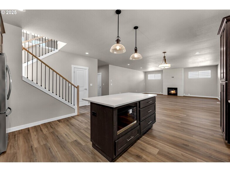 Building Photo - 6107 NE 45th Ct