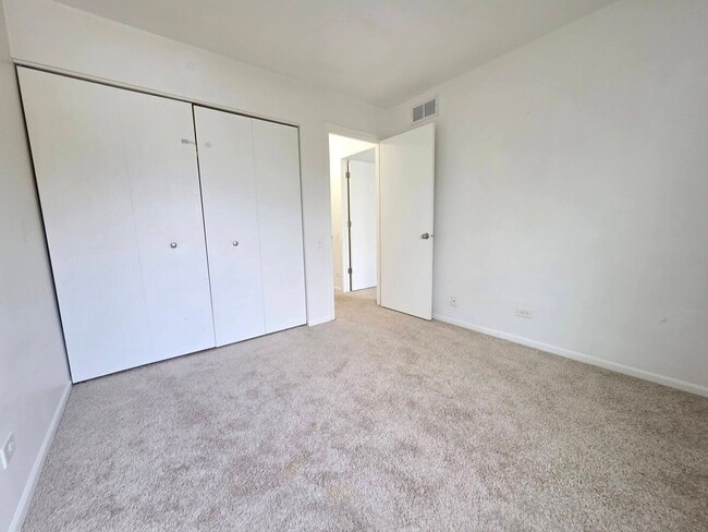 Building Photo - 170 Half Moon Cir