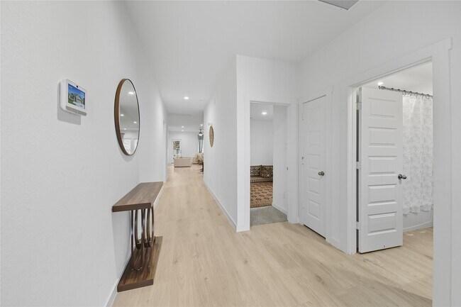 Building Photo - 1638 Westway Dr