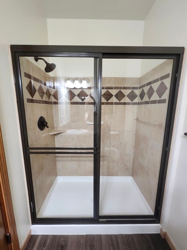 Building Photo - Tuscan-Style Townhome for Rent – Prime Ken...