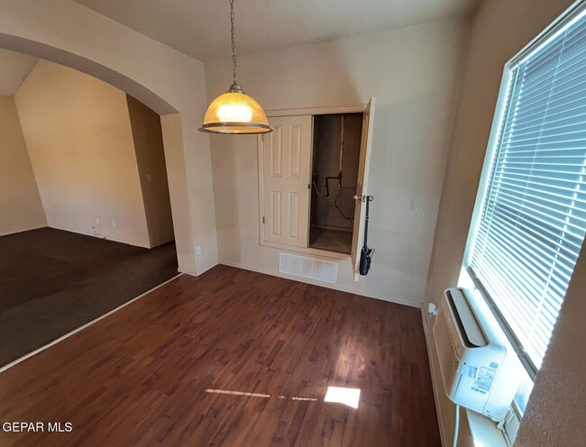 Building Photo - 1722 E Rio Grande Ave