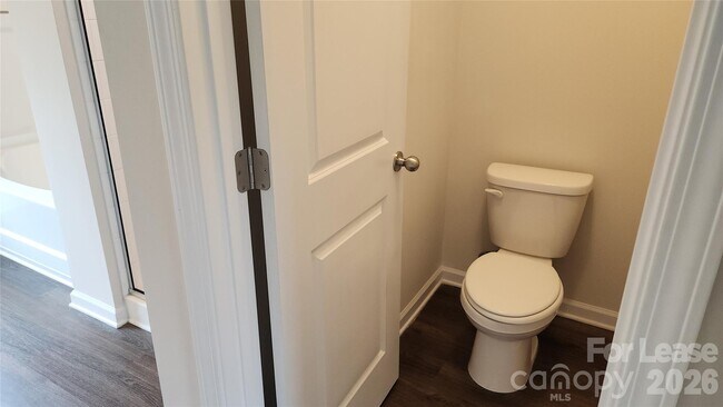 Building Photo - 14320 Moss Rd