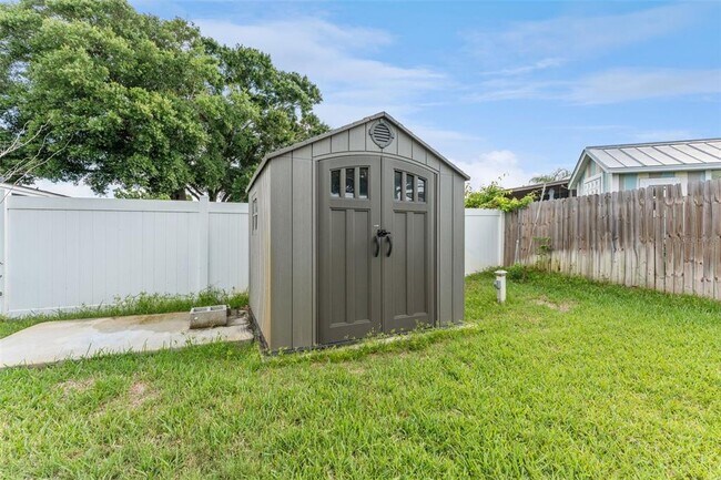 Building Photo - 1415 Coppertree Dr