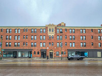 Building Photo - 3335 W Diversey Ave