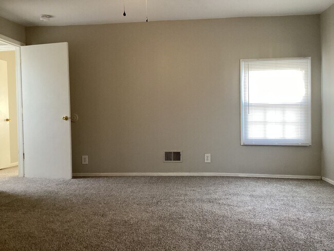 Building Photo - MOVE-IN SPECIAL!! - FIRST MONTH FREE!! - 1...