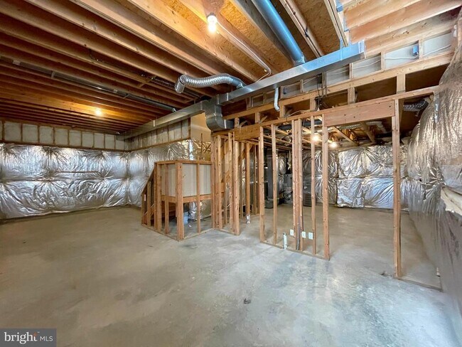 Building Photo - 45586 Curley Ct