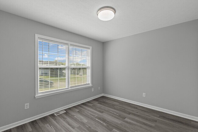 Building Photo - 6907 Colrain Cir