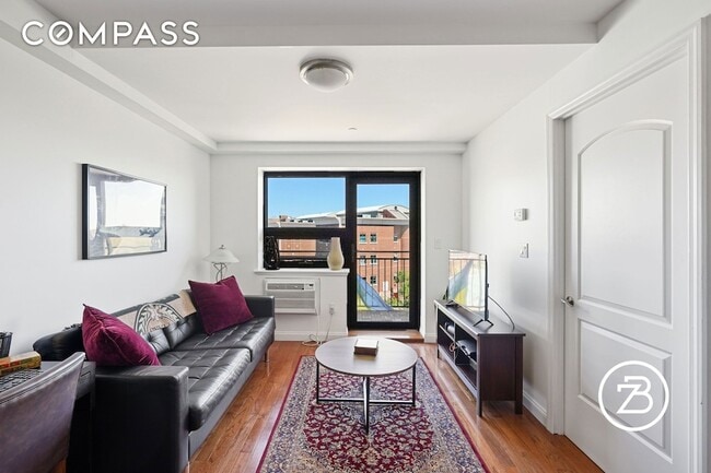 Primary Photo - 456 W 167th St