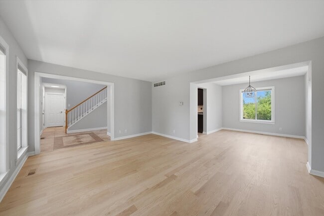 Building Photo - 21854 W Kentwood Dr