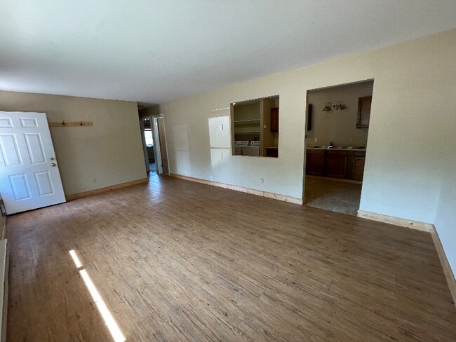 Building Photo - 103 Onarga Ave