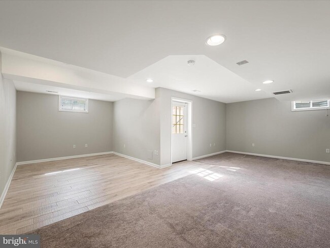 Building Photo - 226 Taggart Dr
