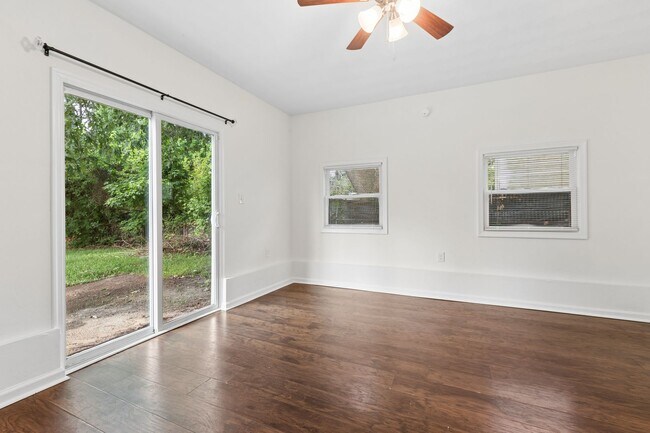Building Photo - Beautiful Split Level Home in Norfolk!!