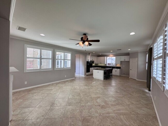 Building Photo - Discover this beautifully upgraded 5 bedro...