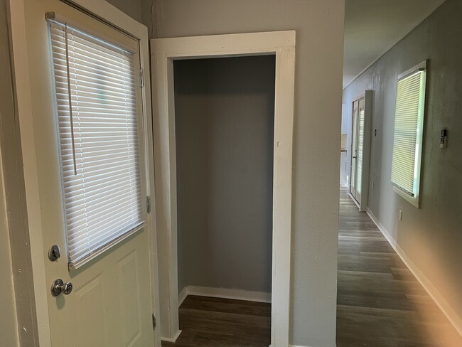 Building Photo - 33 Macks Dr